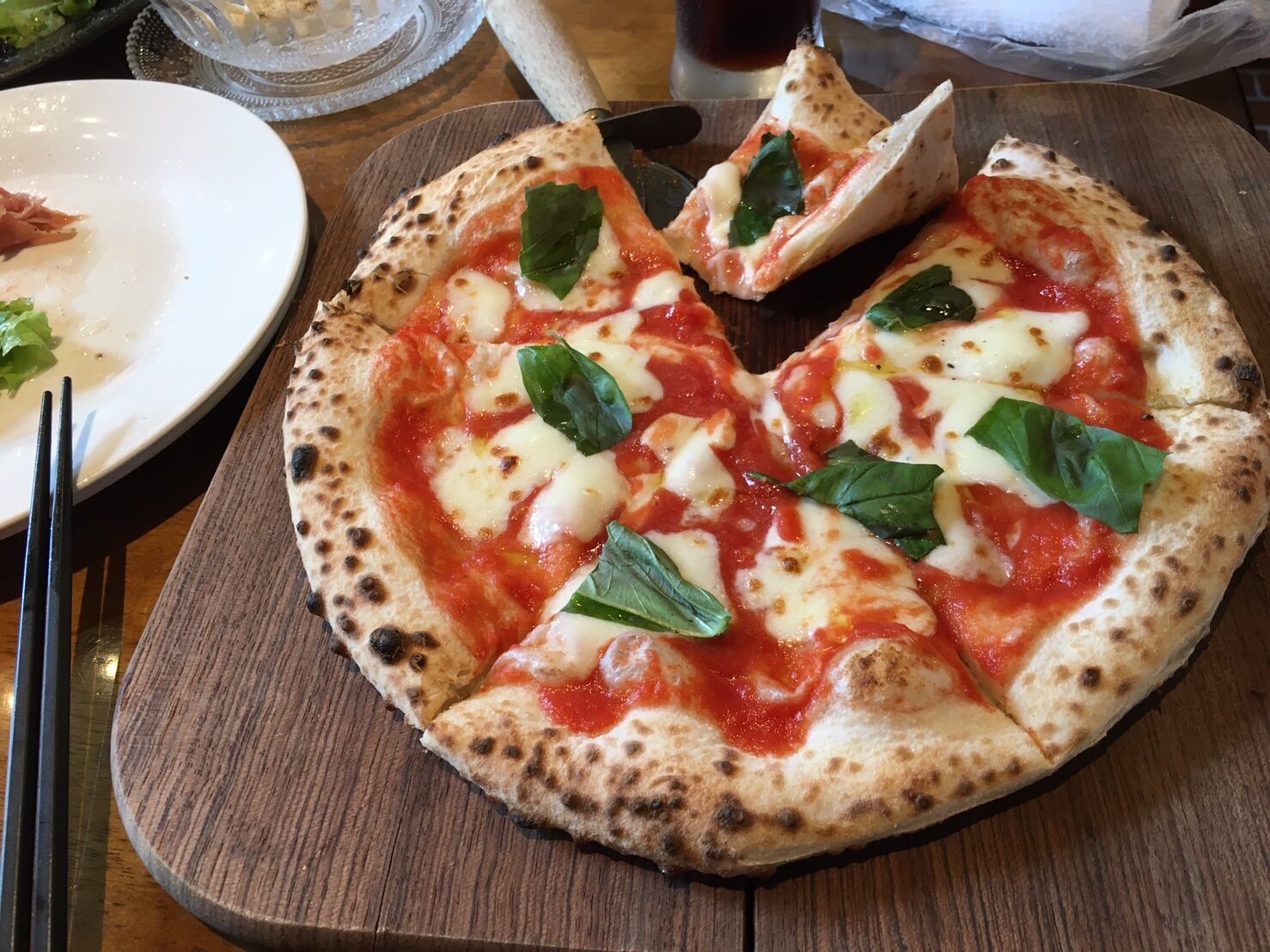 美味しいマルゲリータピザ