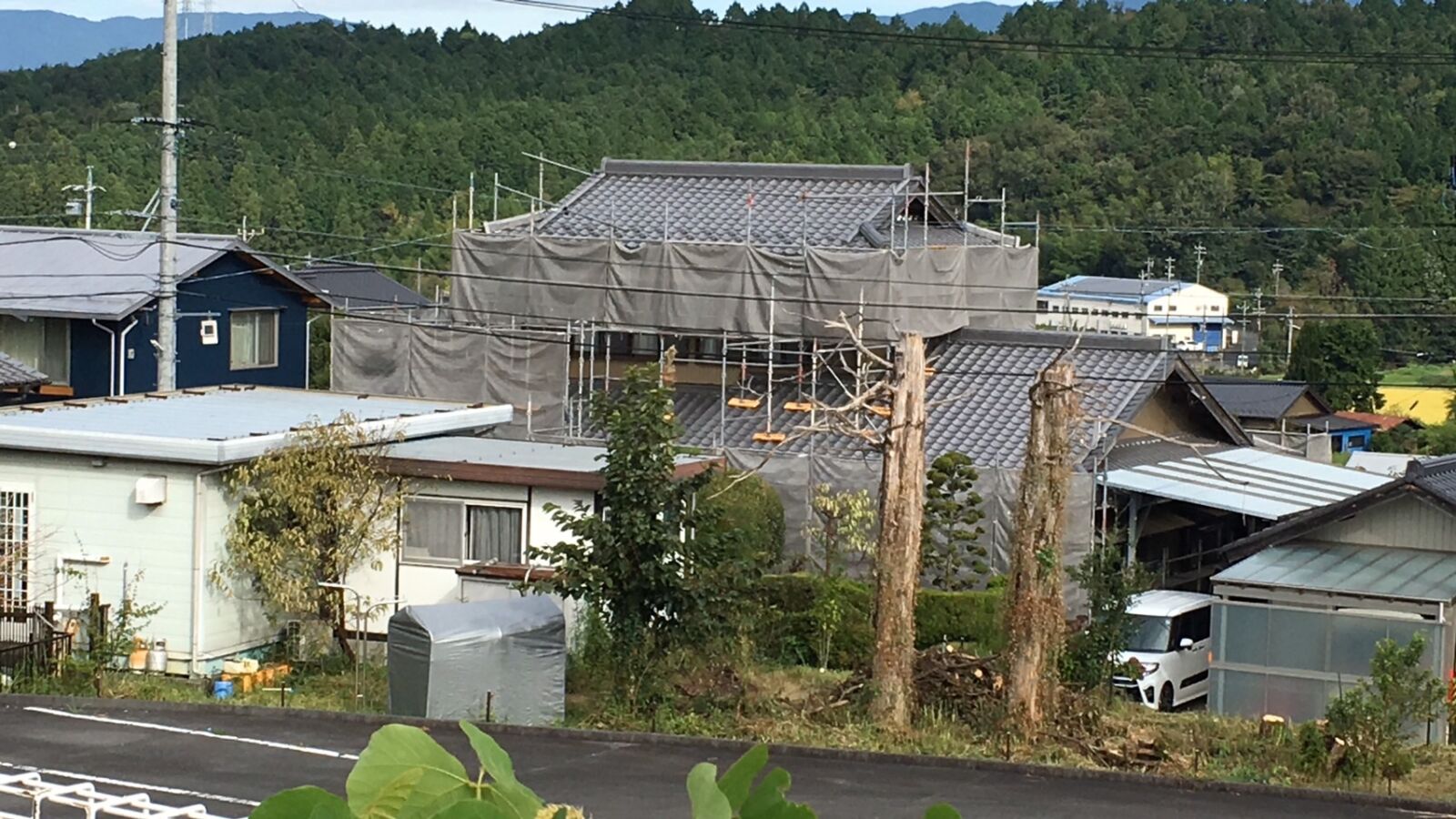 市川邸、近くのコンビニからの写真です