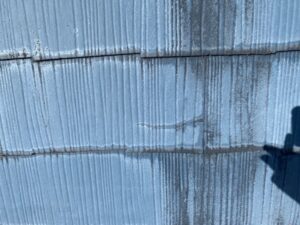 菅刈、スレート屋根のひび割れ
