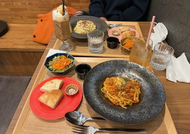 Dachi Cafe and U