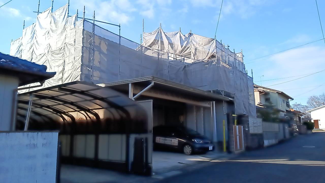 可児市愛岐ケ丘、足場組立