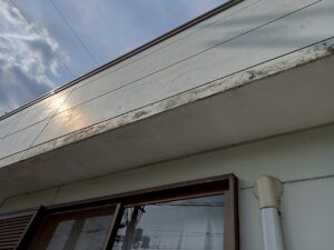 可児市今渡、ベランダの外壁の塗膜の劣化