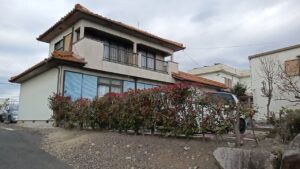 可児市土田、外壁の塗膜の色褪せ