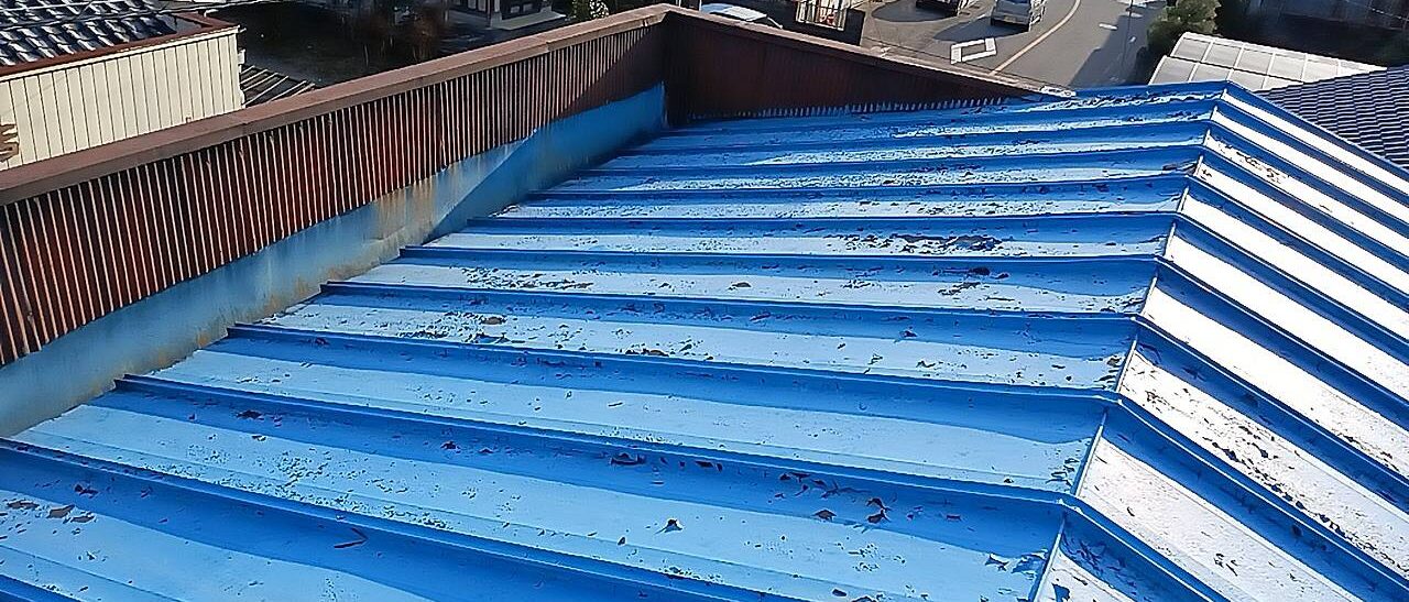 美濃加茂市、屋根から雨漏りです