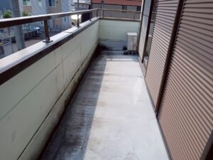 可児市今渡、ベランダ床の防水の劣化