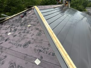 可児市星見台、ガルバ施工中