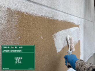 外壁下塗り施工中｜可児市長坂